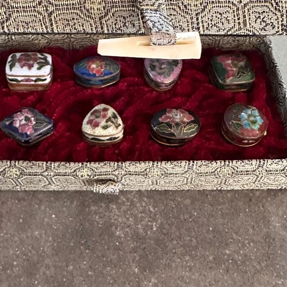 Vintage Smithsonian Institution Cloisonné Trinket or Pill boxes - Picture 4 of 4